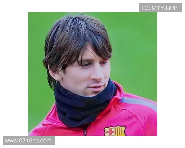 足球明星的魅力与传奇背后的故事揭示了他们的非凡人生与成就